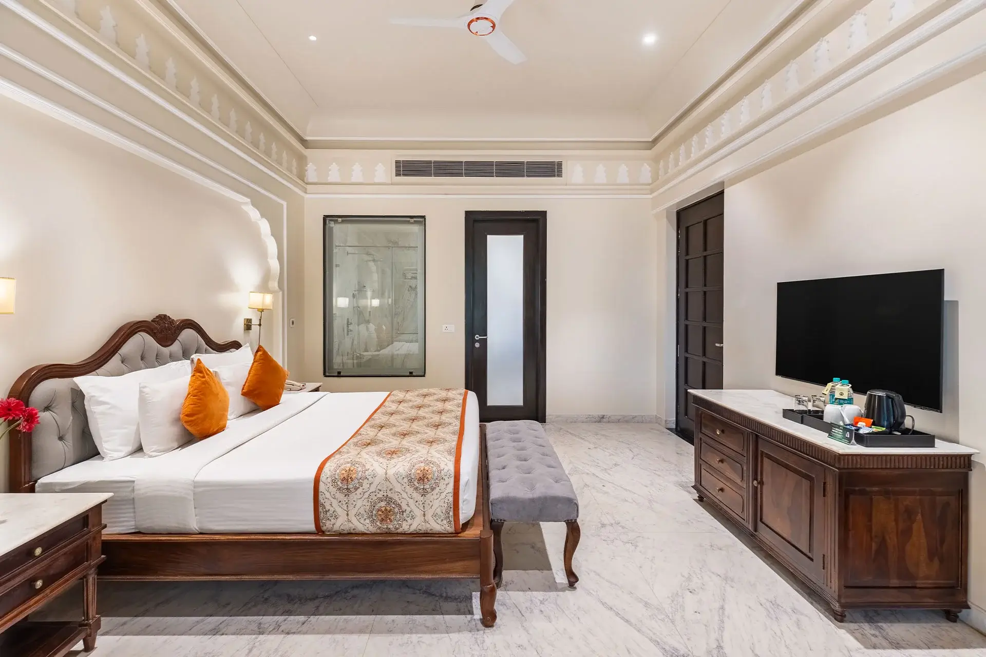 couple friendly hotel in Pushkar