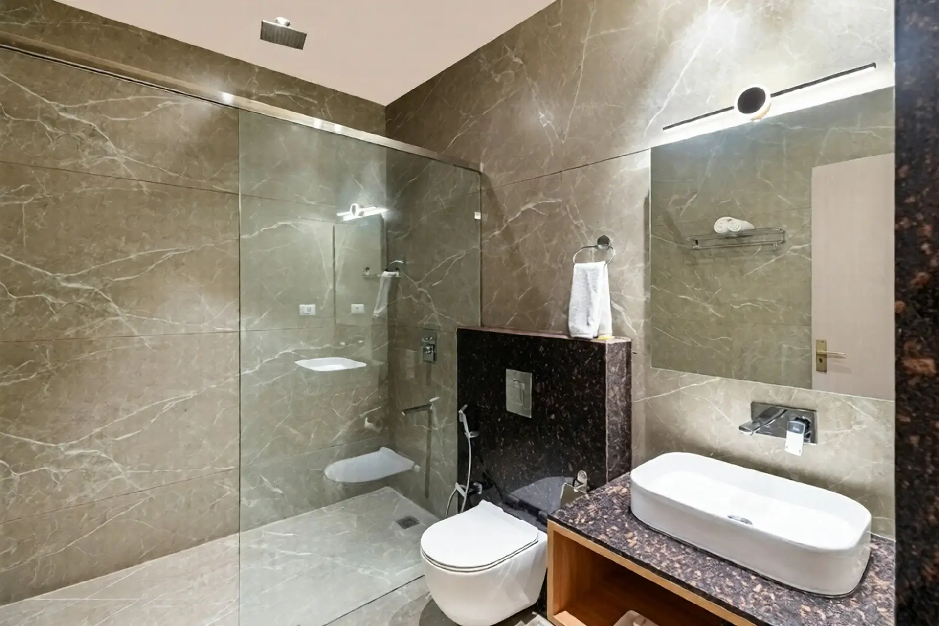 Best hotel in Hurda